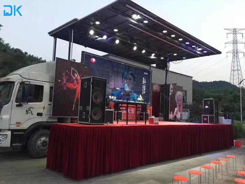 portable mobile stage