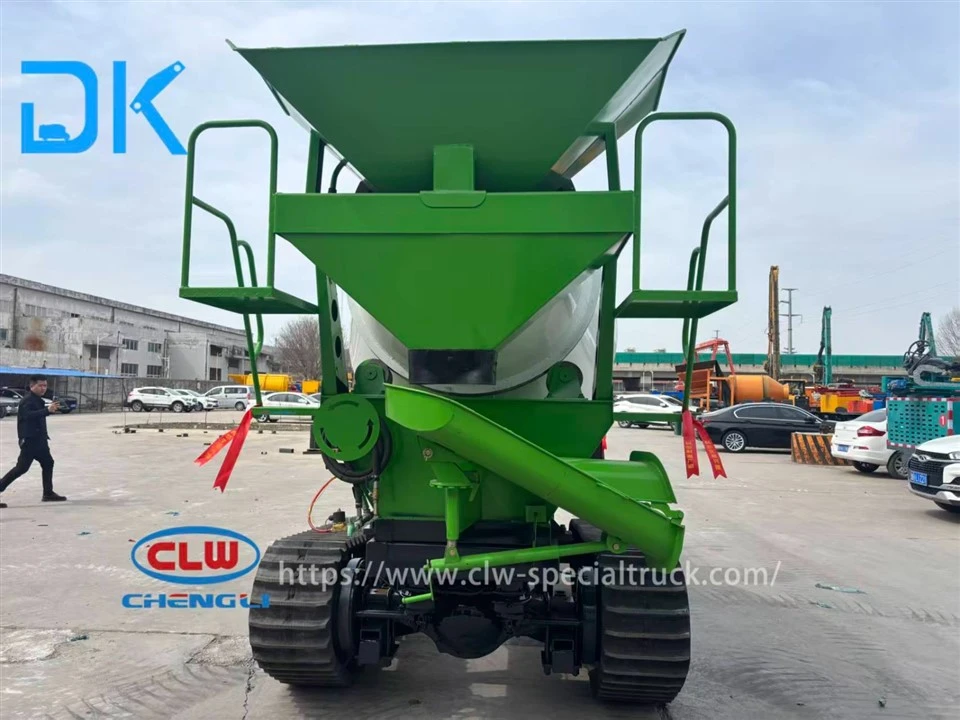 3m³ Track-Mounted Cement Mixer Truck high quality